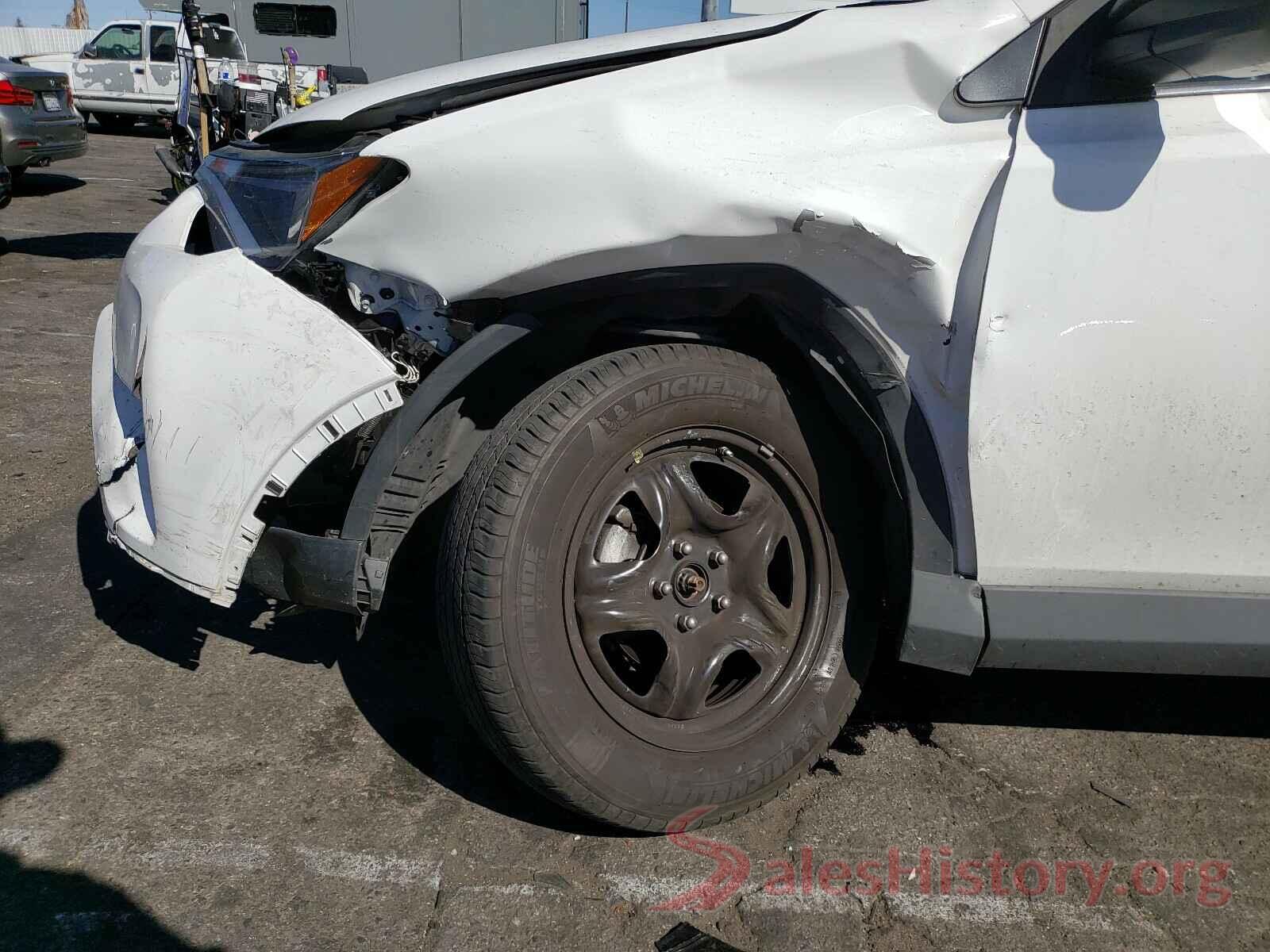 2T3ZFREV8JW495088 2018 TOYOTA RAV4