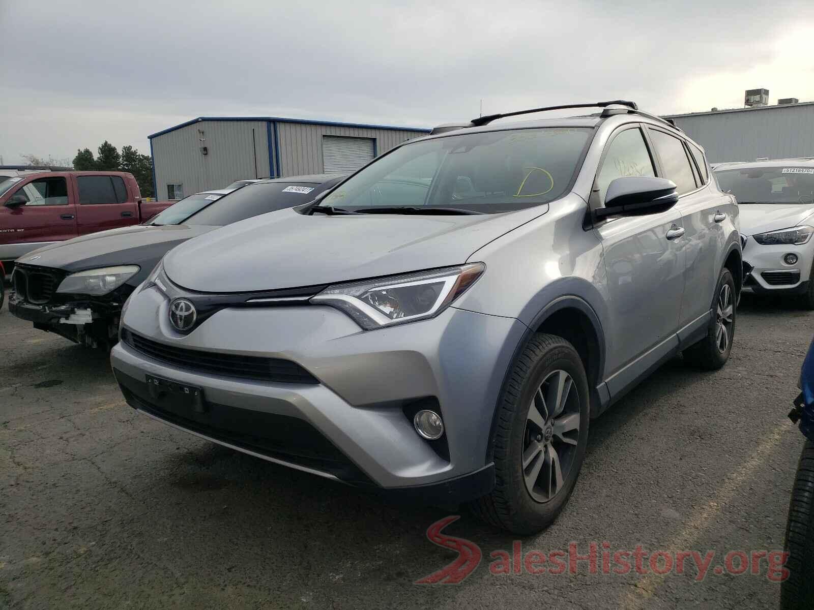 2T3RFREV8JW850681 2018 TOYOTA RAV4