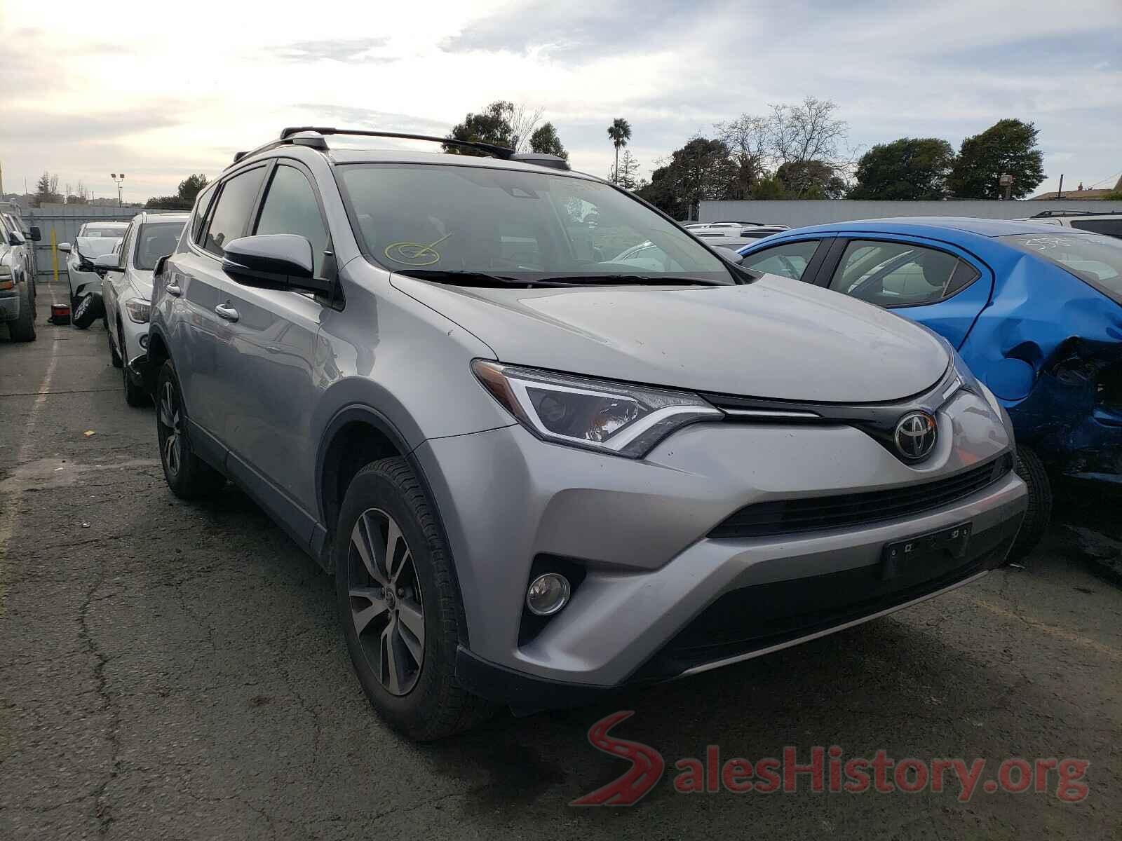 2T3RFREV8JW850681 2018 TOYOTA RAV4