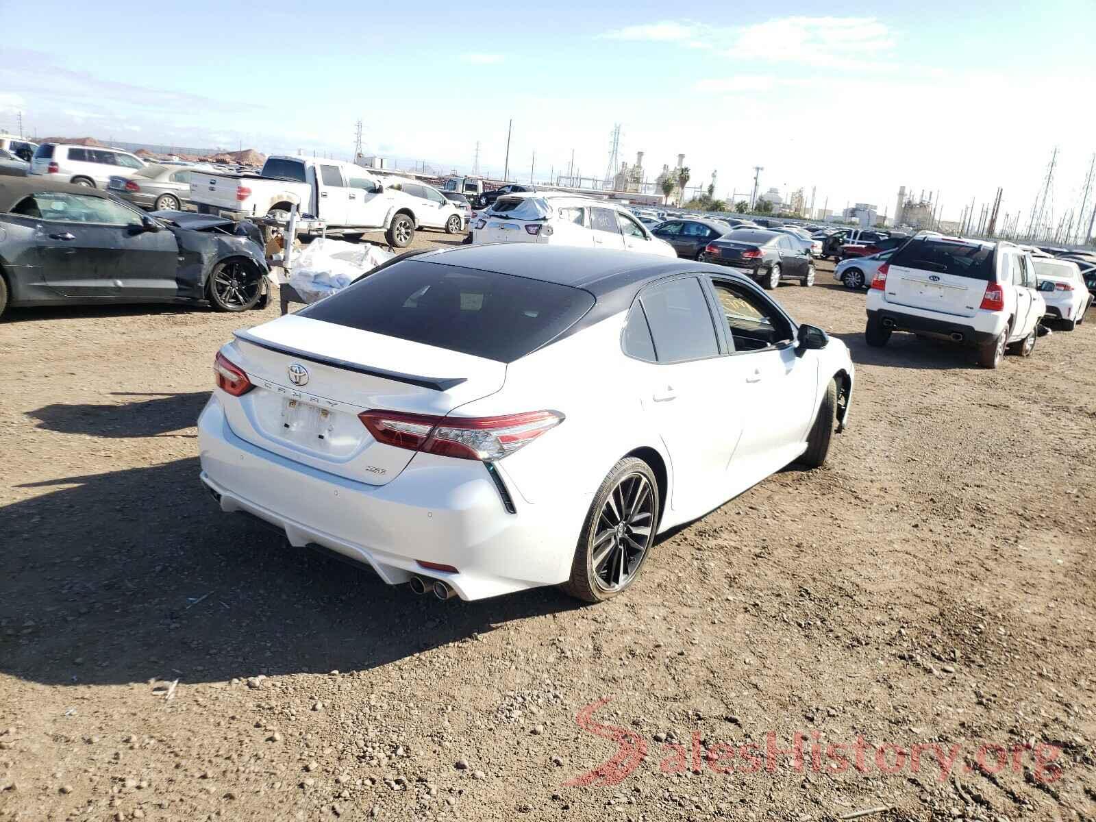 4T1B61HK1JU126960 2018 TOYOTA CAMRY