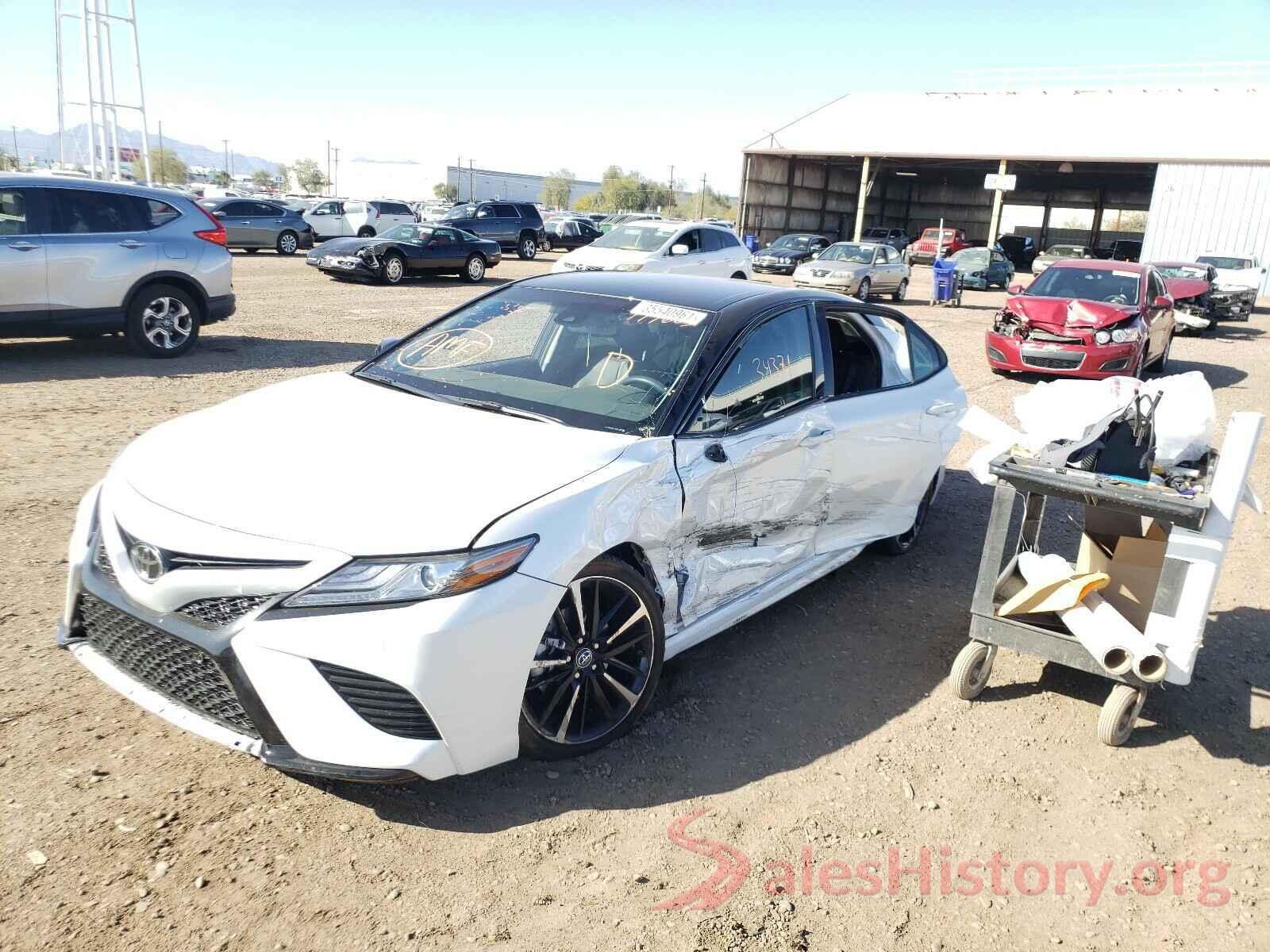 4T1B61HK1JU126960 2018 TOYOTA CAMRY