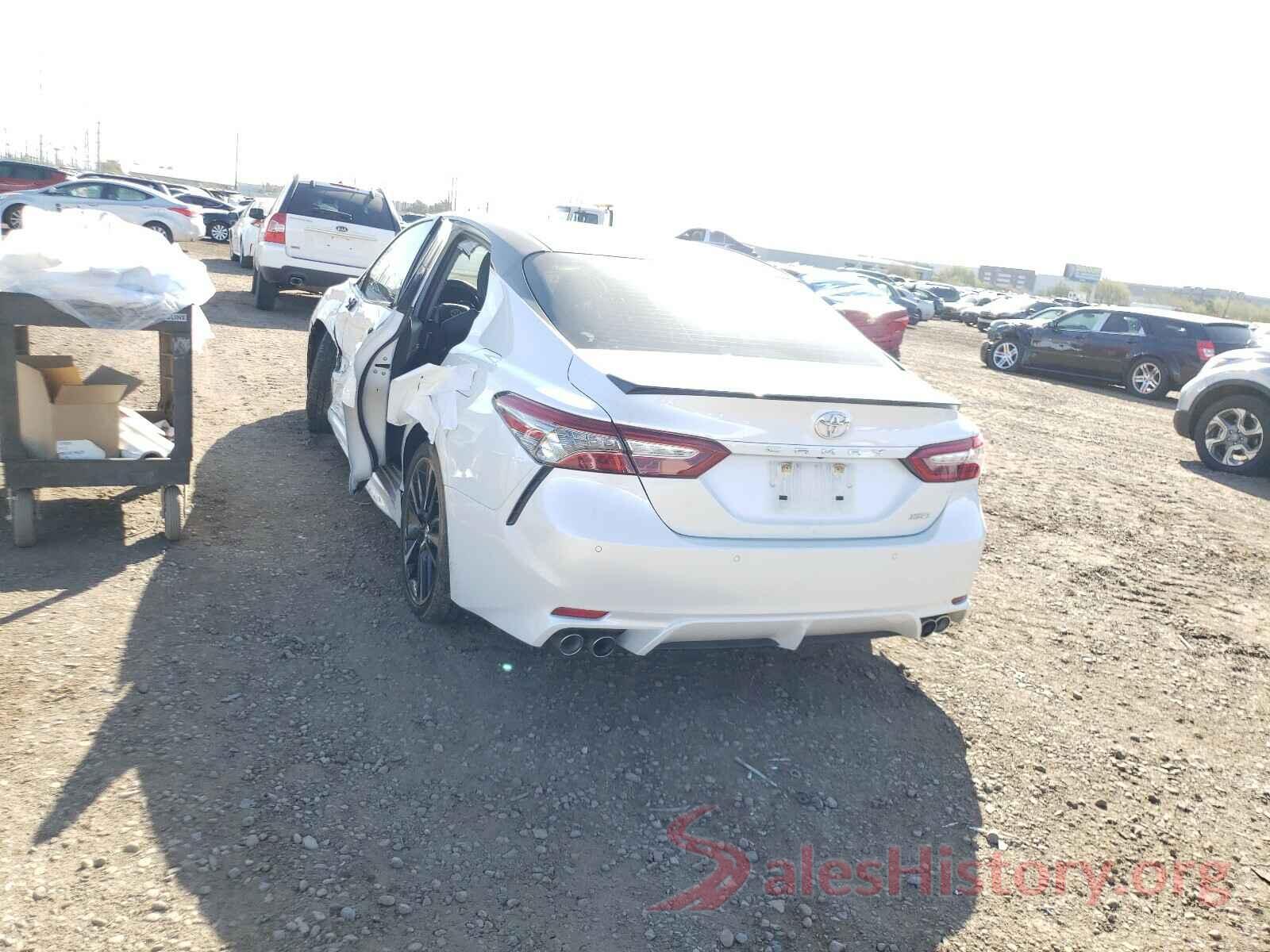 4T1B61HK1JU126960 2018 TOYOTA CAMRY