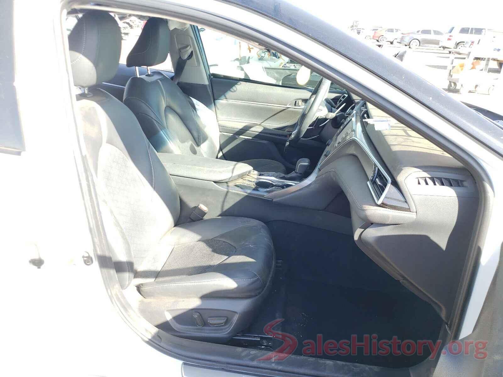 4T1B61HK1JU126960 2018 TOYOTA CAMRY