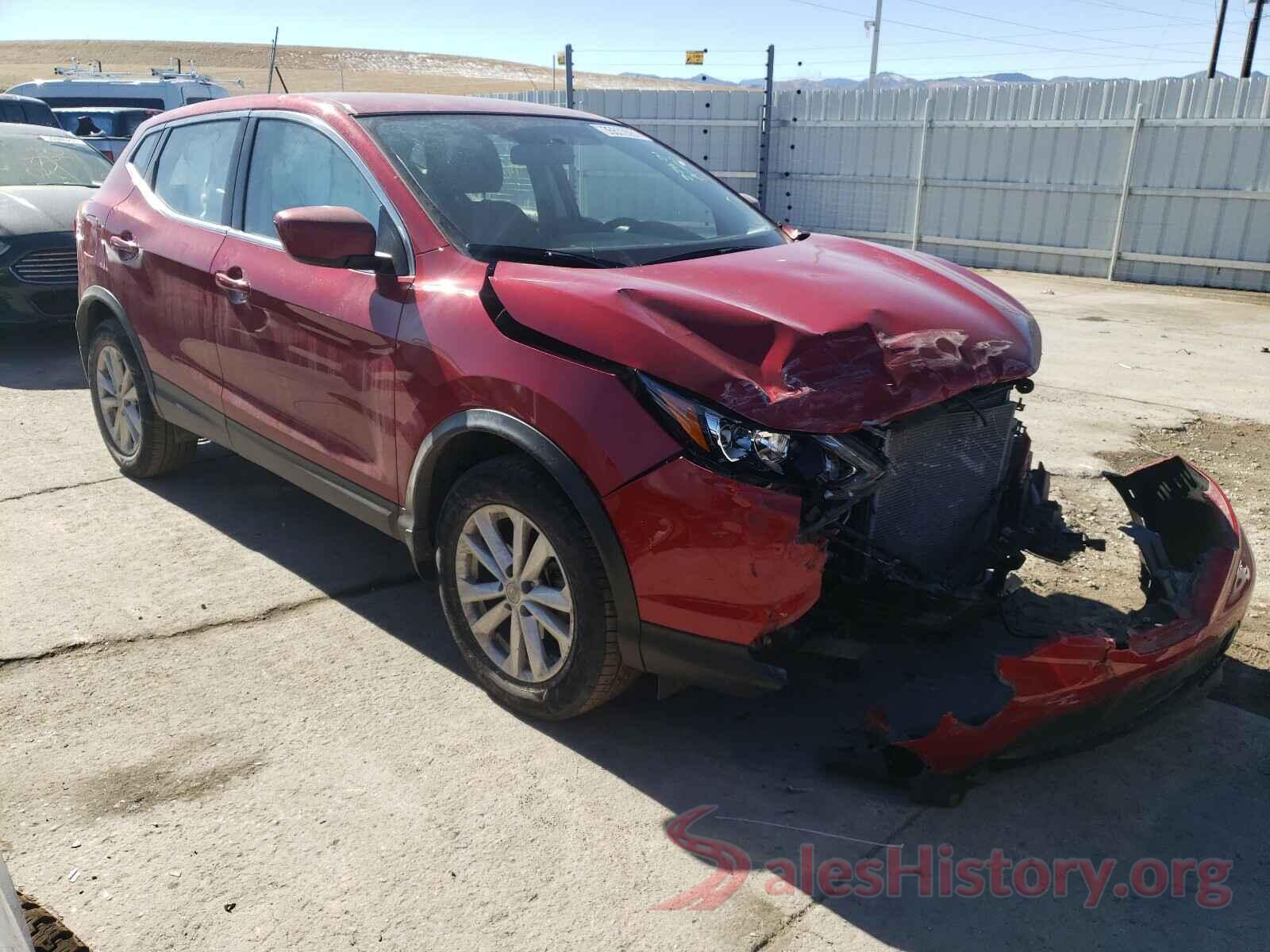 JN1BJ1CR4JW254379 2018 NISSAN ROGUE