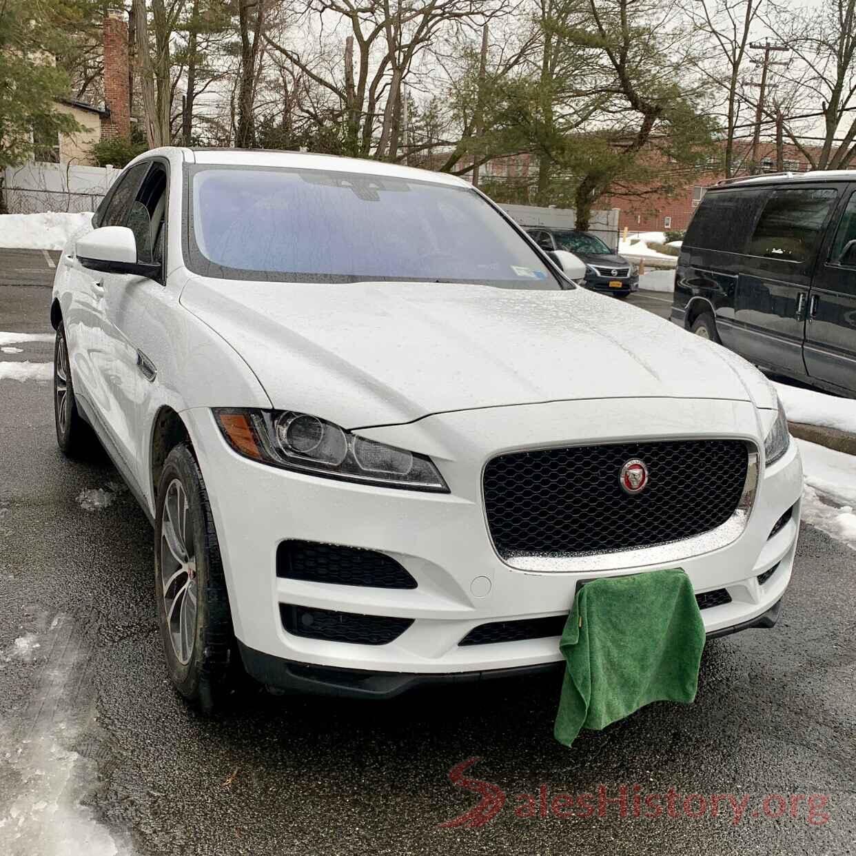 SADCJ2BV8HA492155 2017 JAGUAR F-PACE