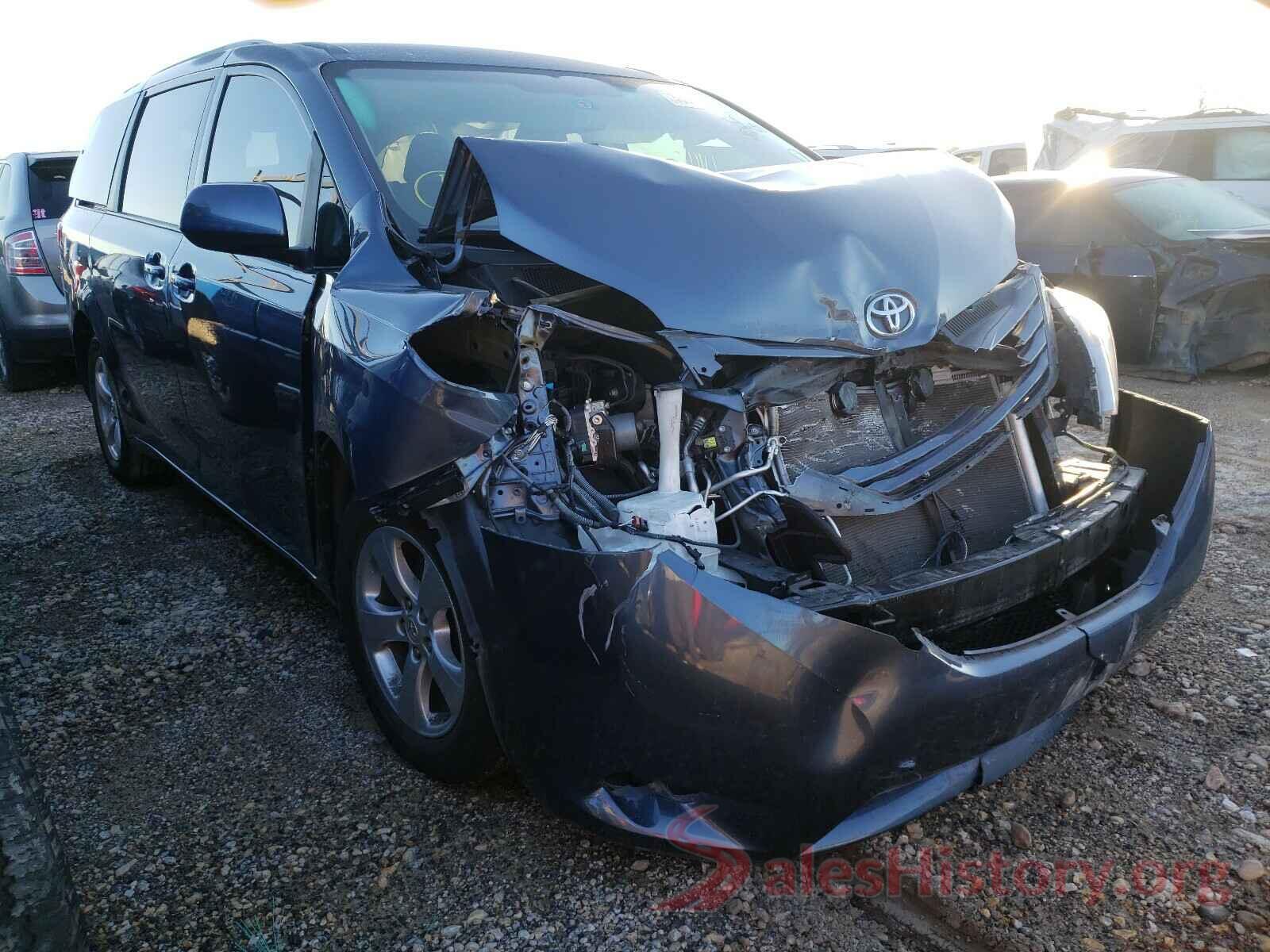 5TDKZ3DC9HS822308 2017 TOYOTA SIENNA