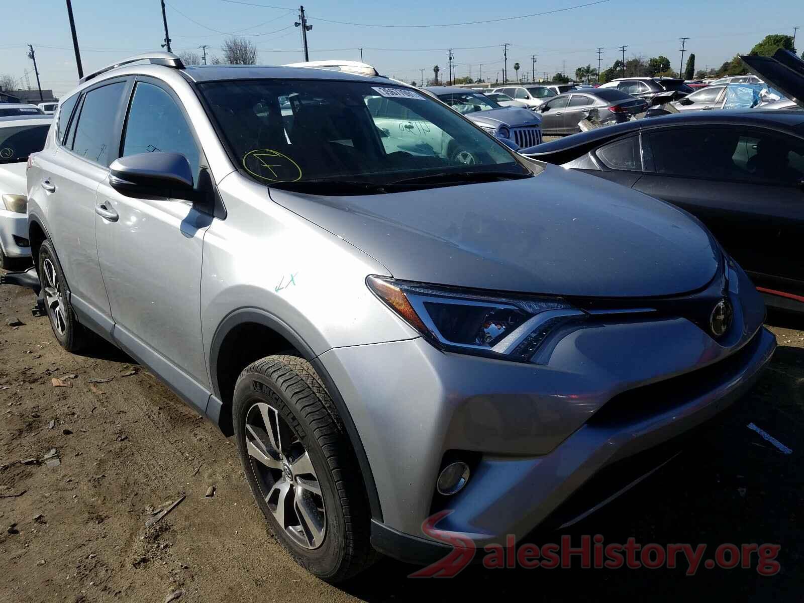 2T3RFREV7JW763628 2018 TOYOTA RAV4