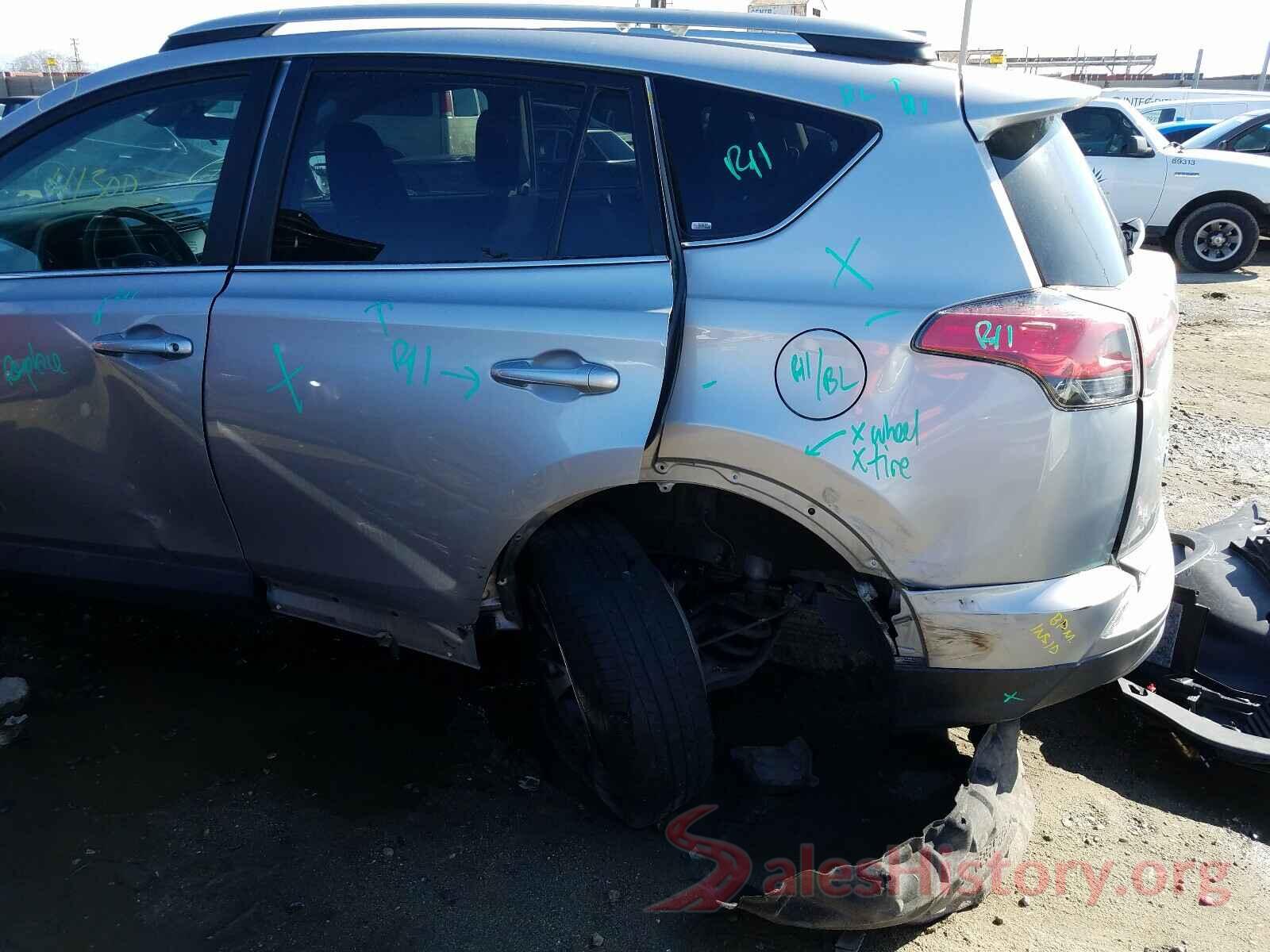 2T3RFREV7JW763628 2018 TOYOTA RAV4