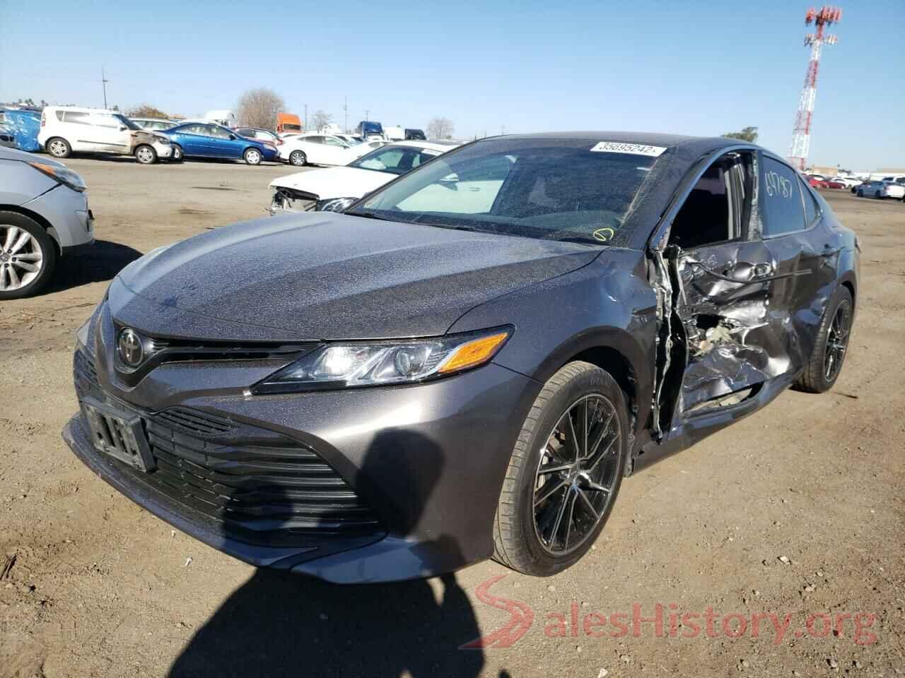 4T1B11HK8JU043024 2018 TOYOTA CAMRY