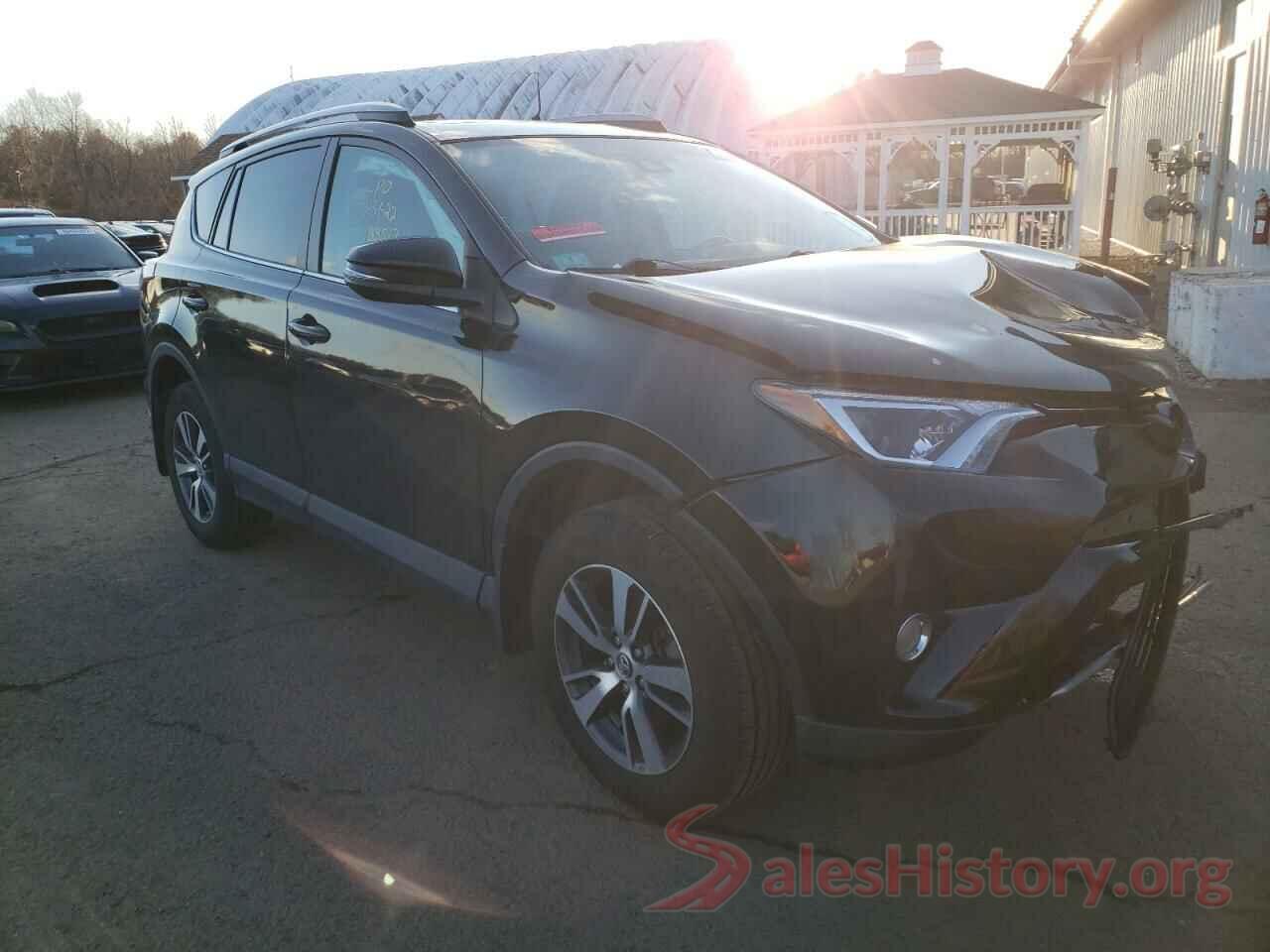 2T3RFREVXJW851069 2018 TOYOTA RAV4