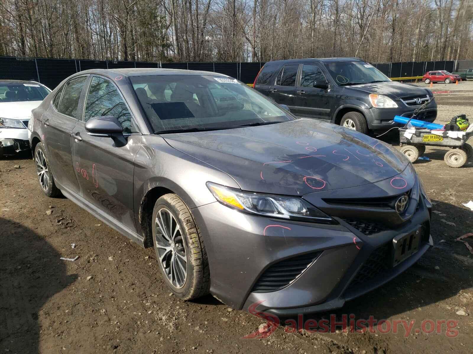 4T1B11HK4JU093841 2018 TOYOTA CAMRY