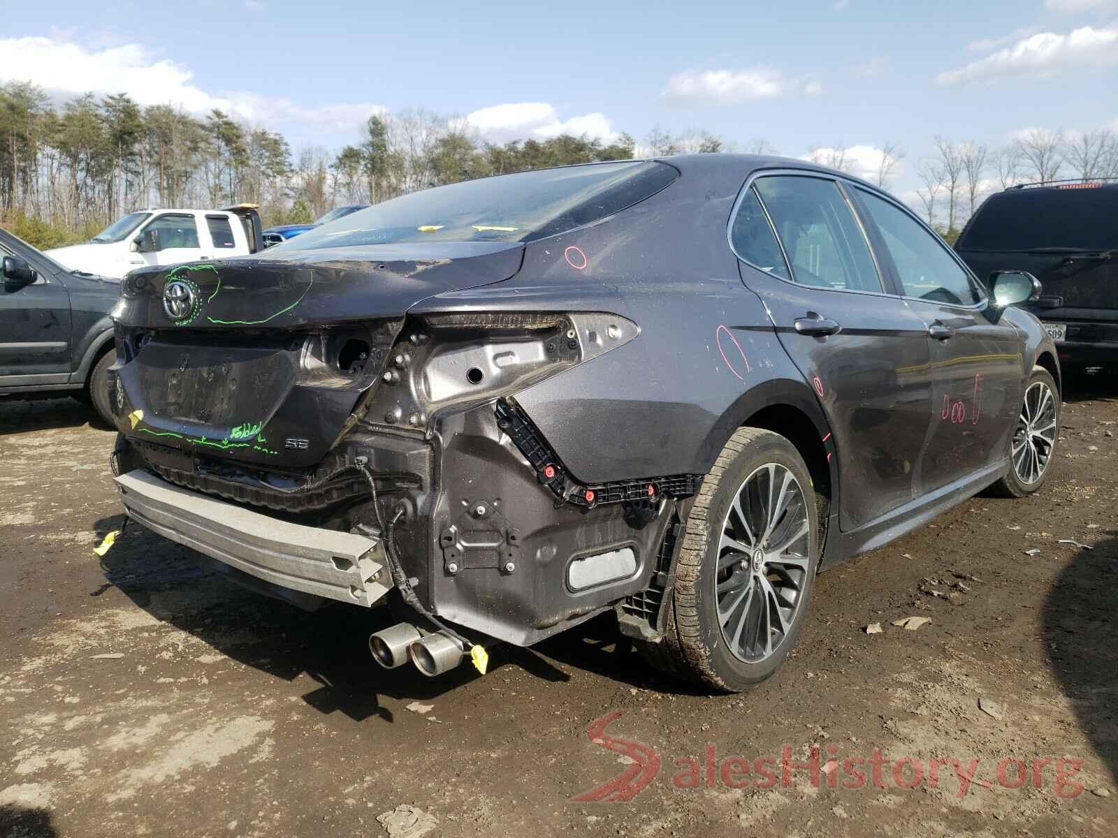 4T1B11HK4JU093841 2018 TOYOTA CAMRY