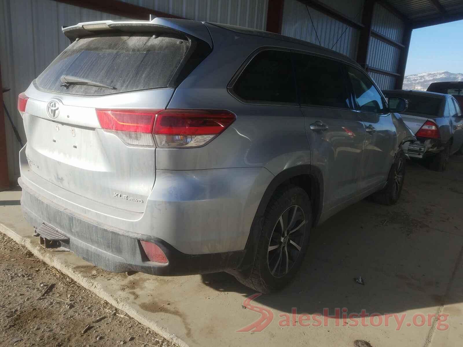 5TDJZRFH1JS820453 2018 TOYOTA HIGHLANDER