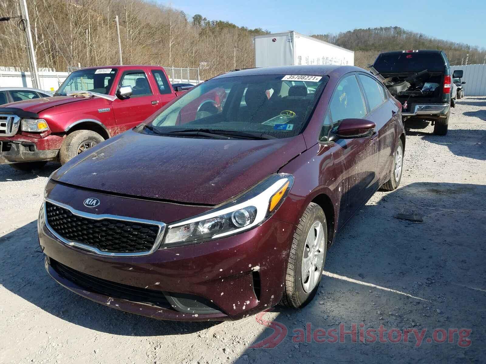 3KPFK4A75JE275525 2018 KIA FORTE