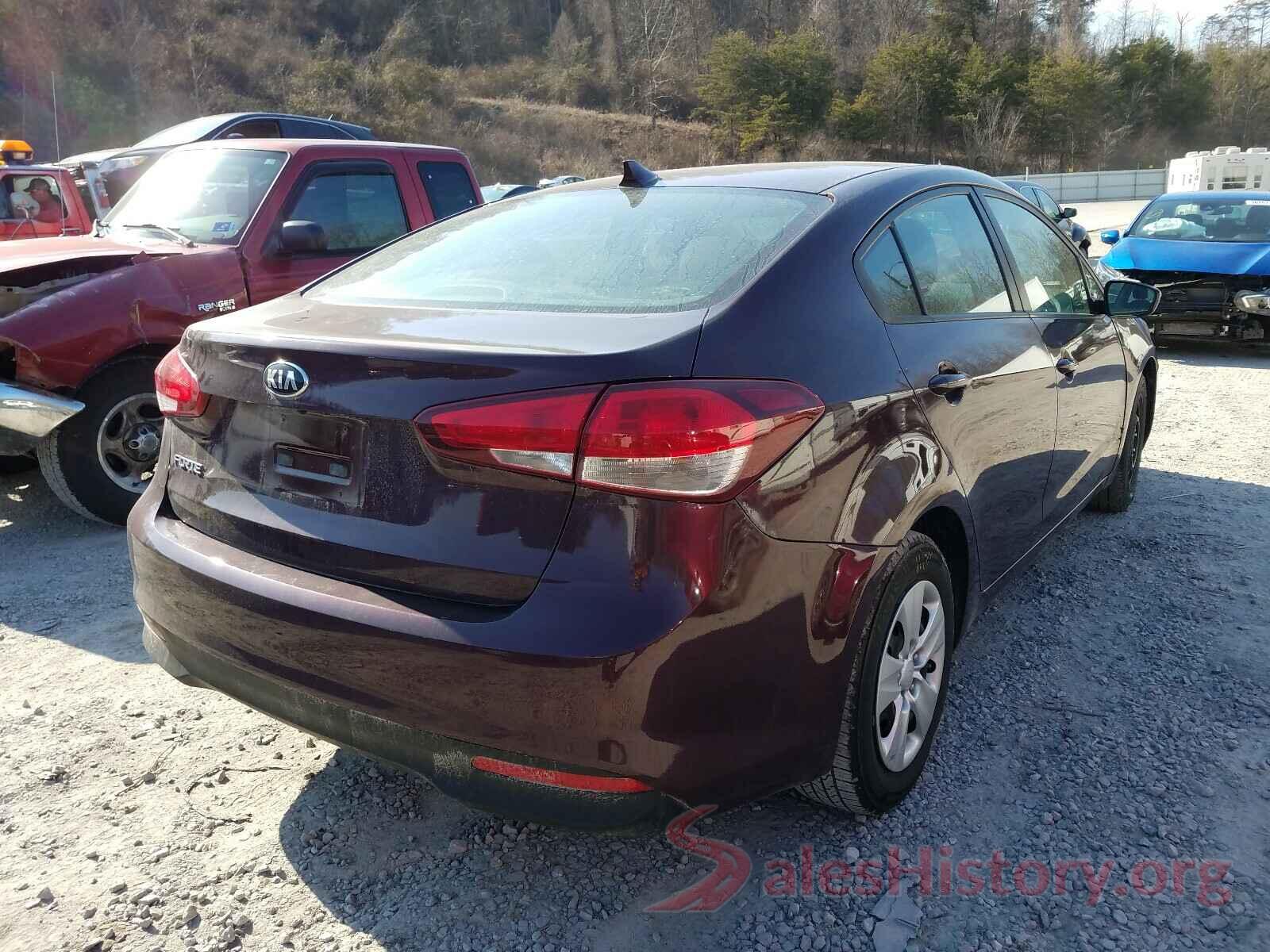 3KPFK4A75JE275525 2018 KIA FORTE