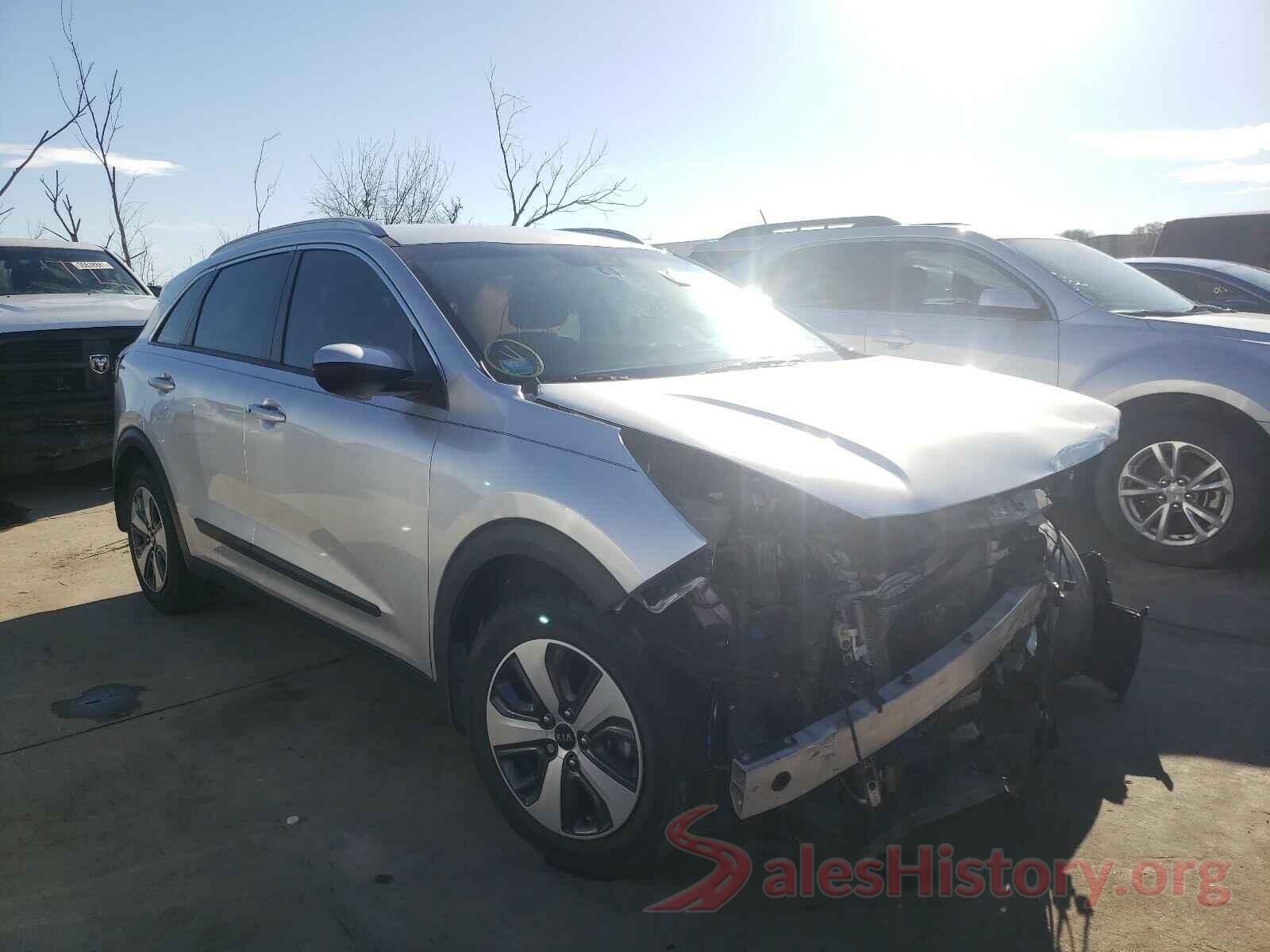 KNDCB3LCXH5053818 2017 KIA NIRO