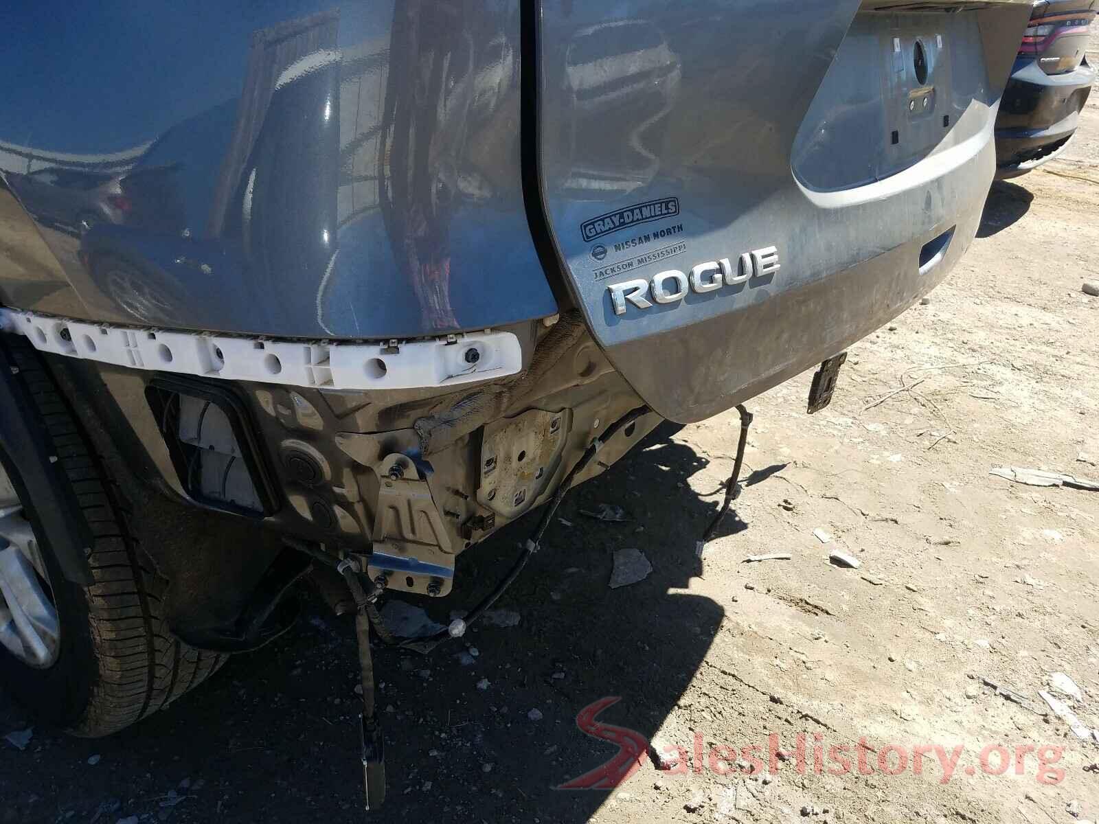 5N1AT2MT9JC818026 2018 NISSAN ROGUE