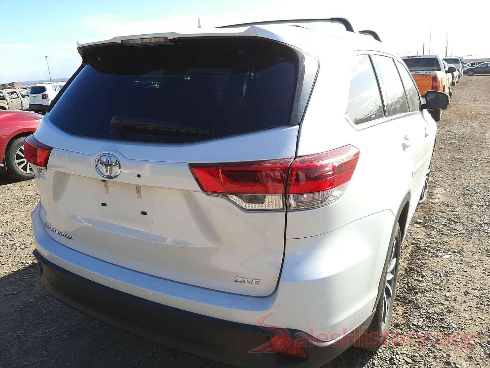 5TDKZRFH1JS530878 2018 TOYOTA HIGHLANDER