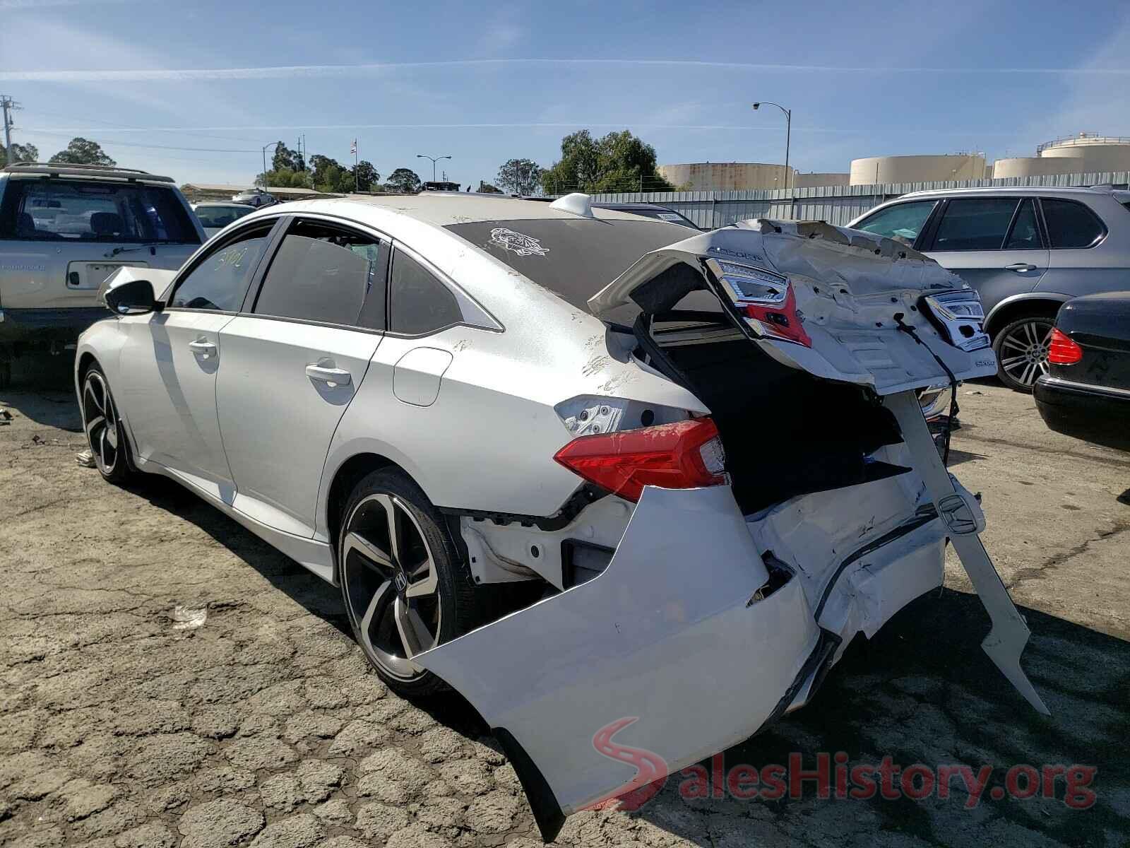 1HGCV1F33JA155290 2018 HONDA ACCORD