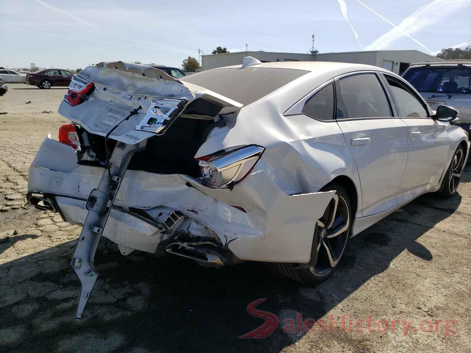 1HGCV1F33JA155290 2018 HONDA ACCORD