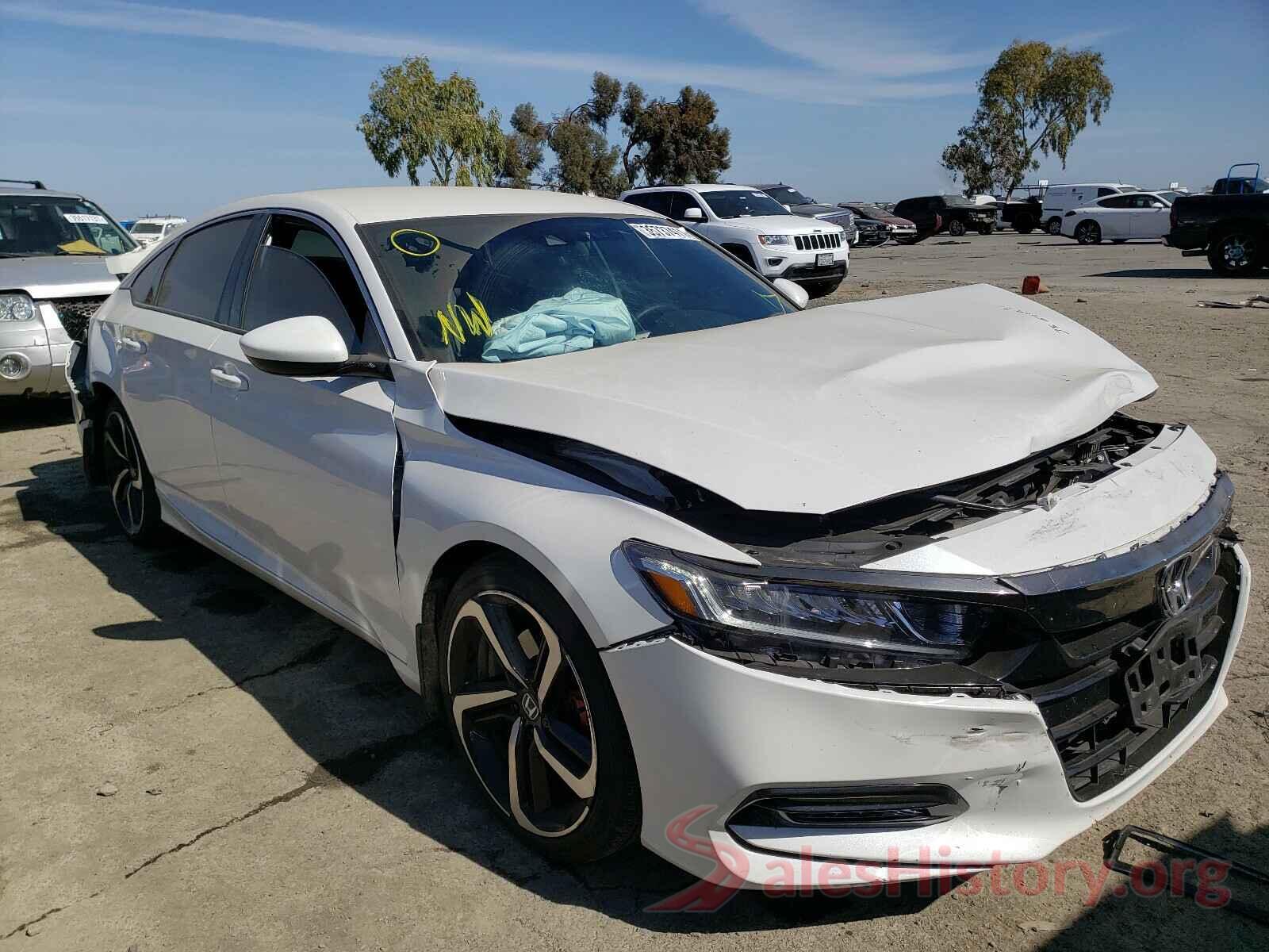 1HGCV1F33JA155290 2018 HONDA ACCORD