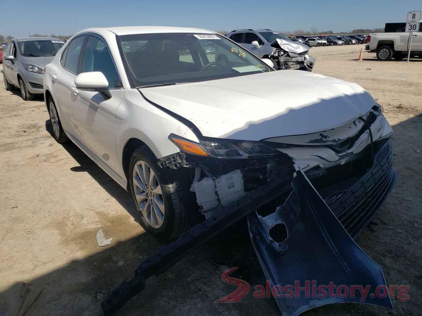 4T1B11HK1JU533949 2018 TOYOTA CAMRY