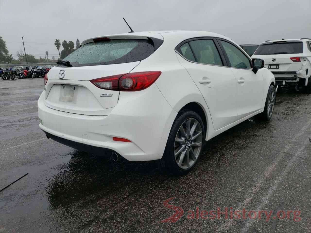 3MZBN1L37JM268626 2018 MAZDA 3