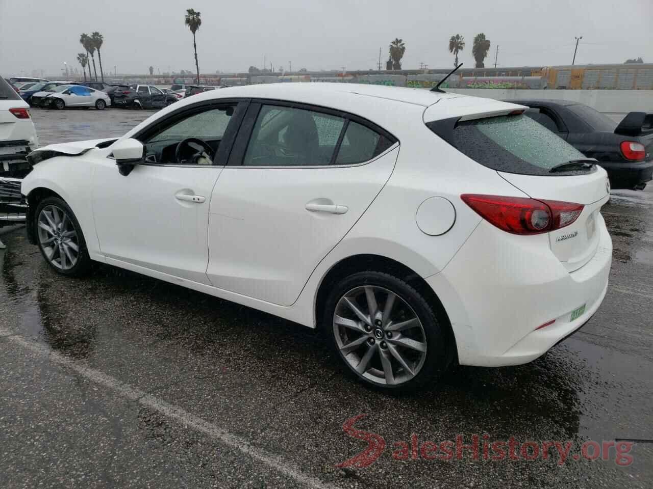 3MZBN1L37JM268626 2018 MAZDA 3