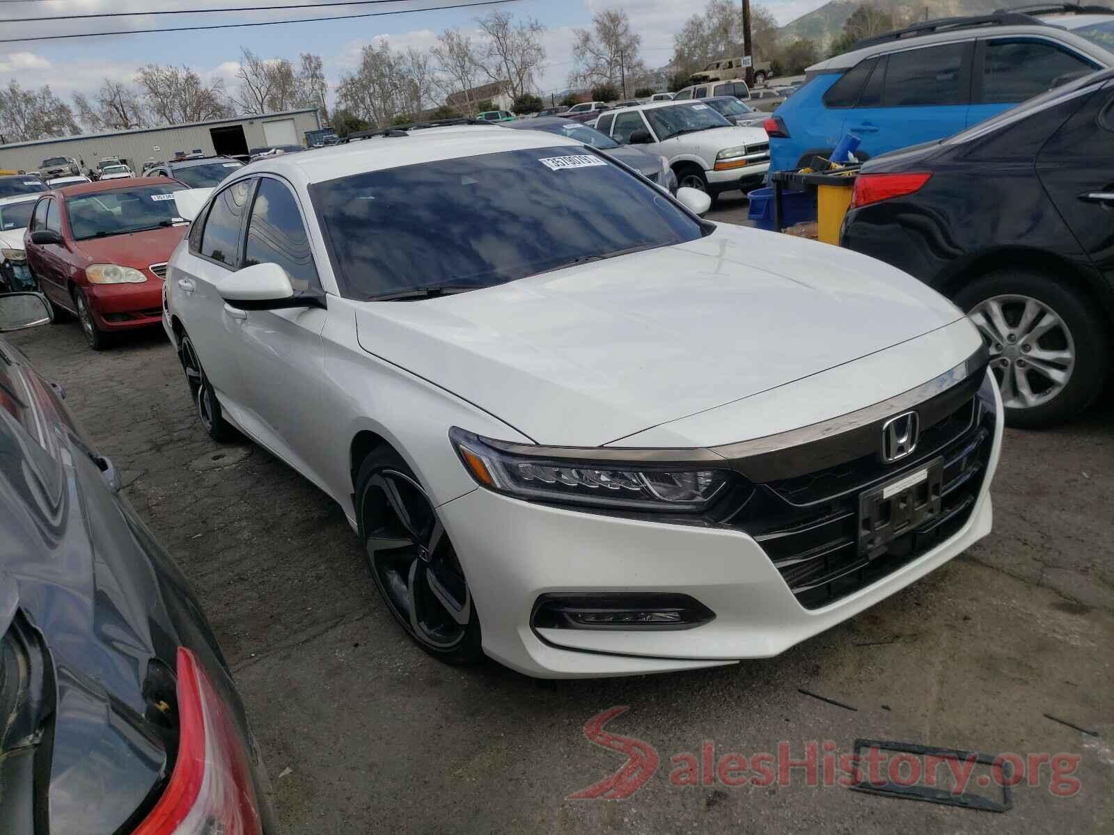 1HGCV1F36JA121585 2018 HONDA ACCORD