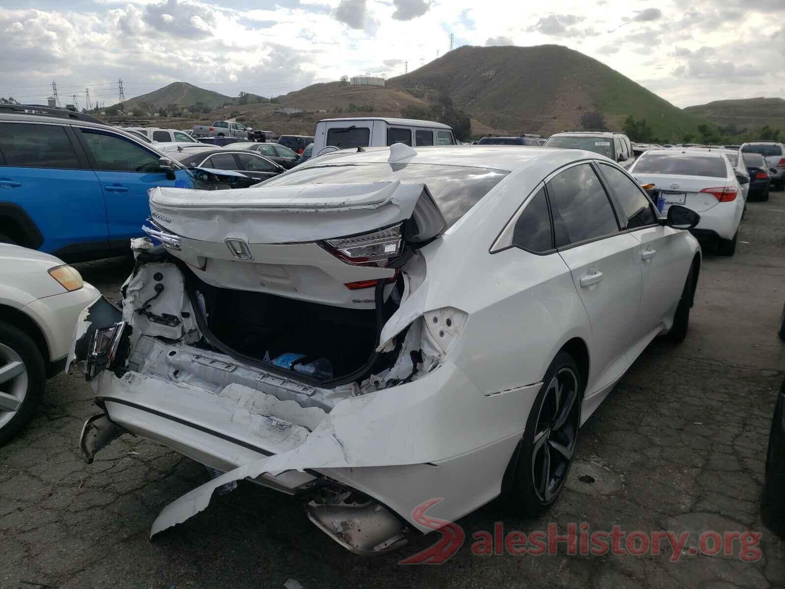 1HGCV1F36JA121585 2018 HONDA ACCORD