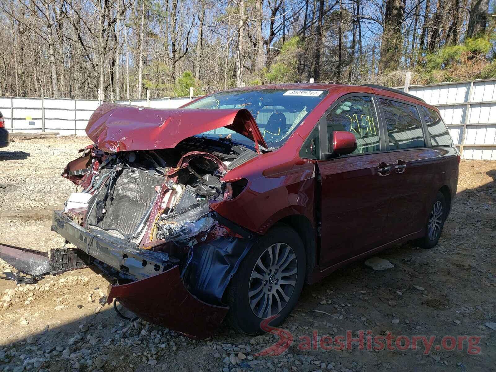 5TDYZ3DC2JS963396 2018 TOYOTA SIENNA