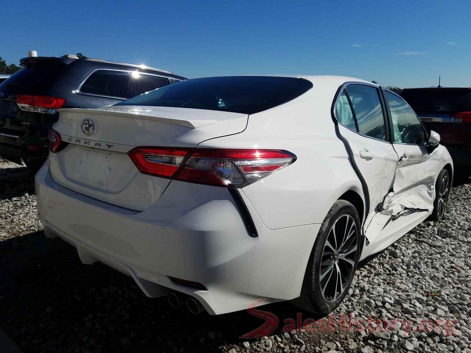 4T1B11HK8JU114951 2018 TOYOTA CAMRY