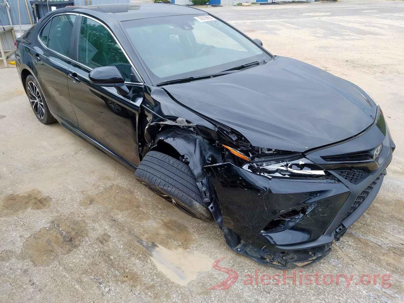 4T1B11HK7JU132129 2018 TOYOTA CAMRY