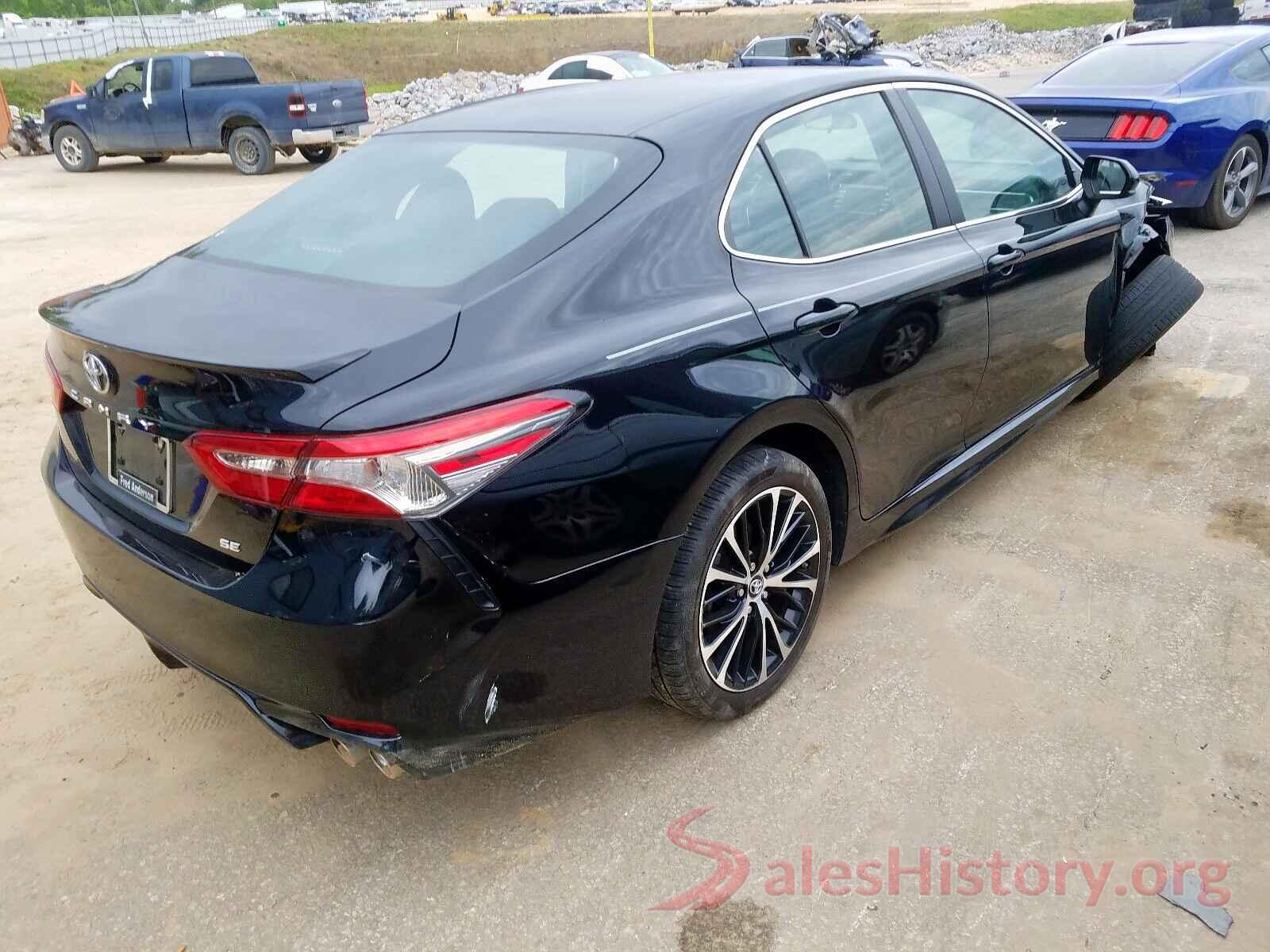 4T1B11HK7JU132129 2018 TOYOTA CAMRY