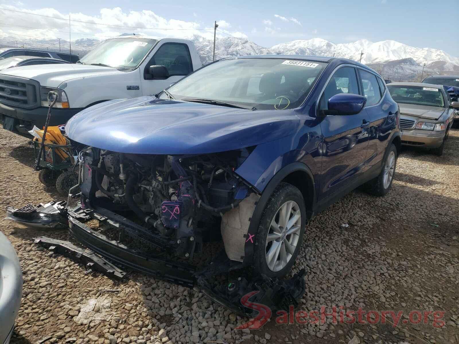 JN1BJ1CR1JW255201 2018 NISSAN ROGUE