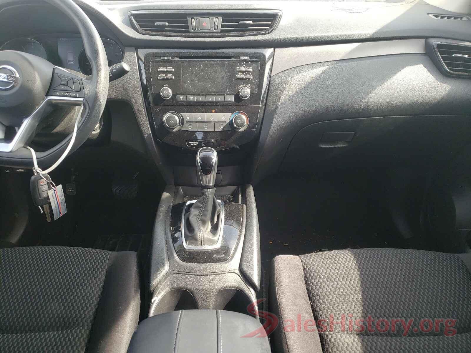 JN1BJ1CR1JW255201 2018 NISSAN ROGUE