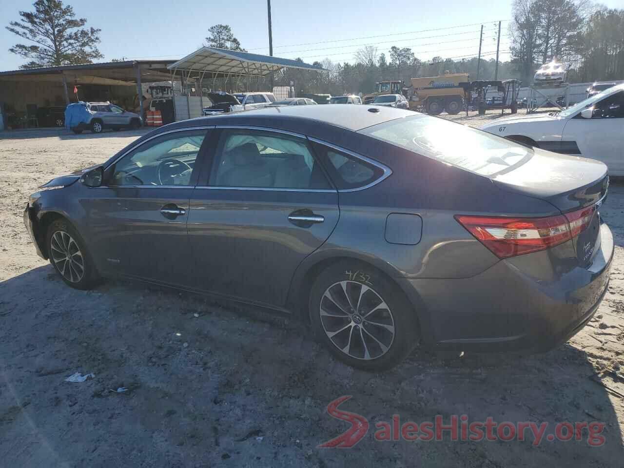 4T1BD1EB2JU060039 2018 TOYOTA AVALON