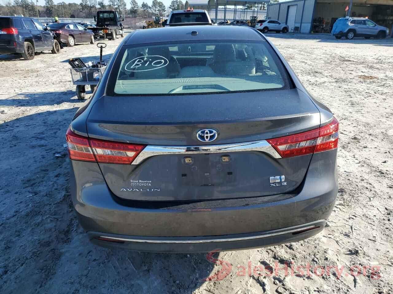 4T1BD1EB2JU060039 2018 TOYOTA AVALON