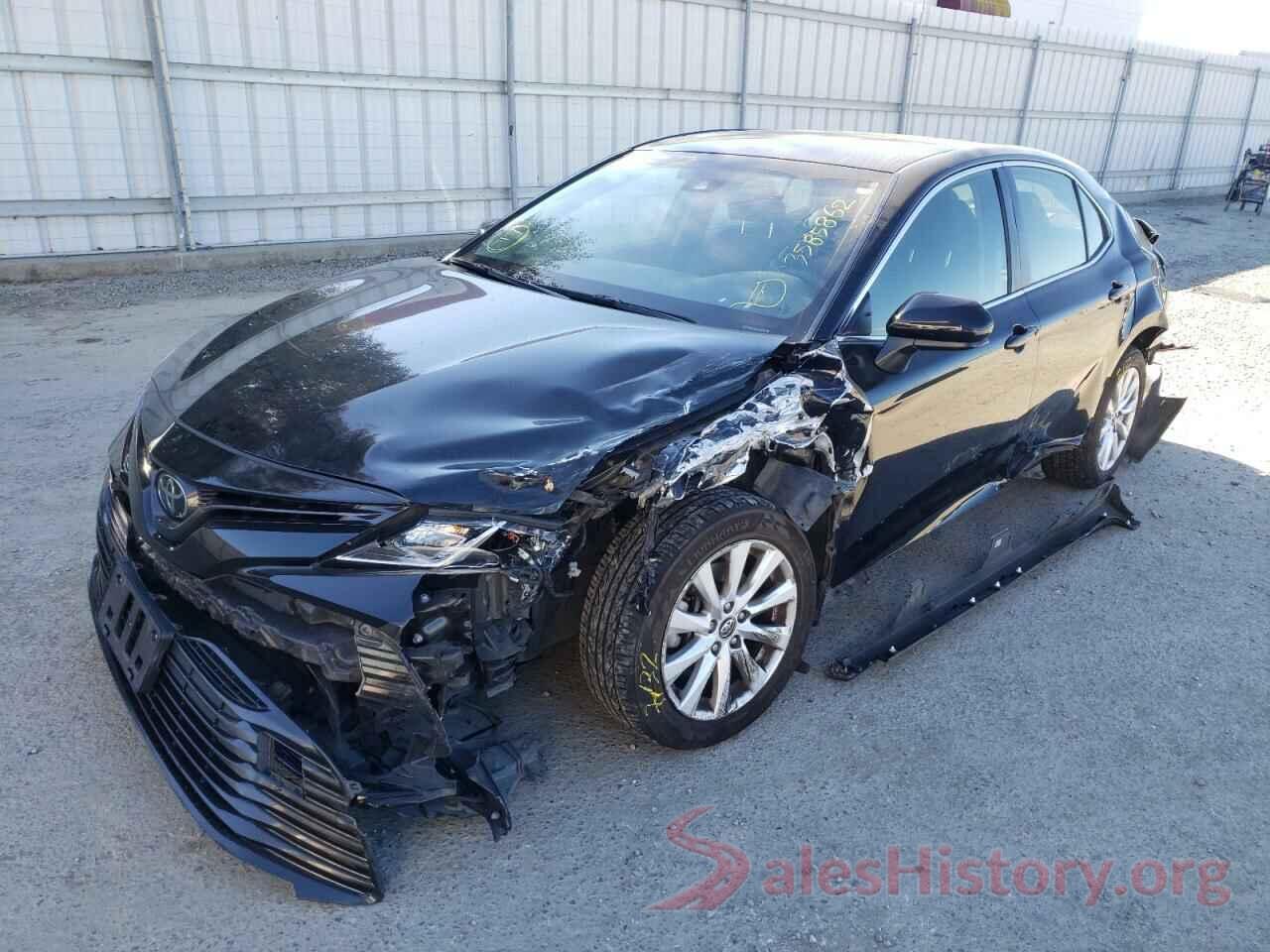 JTNB11HK0J3055772 2018 TOYOTA CAMRY