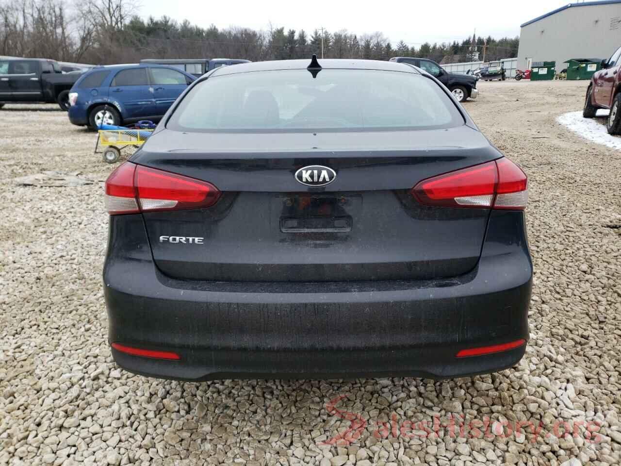 3KPFK4A72JE196040 2018 KIA FORTE