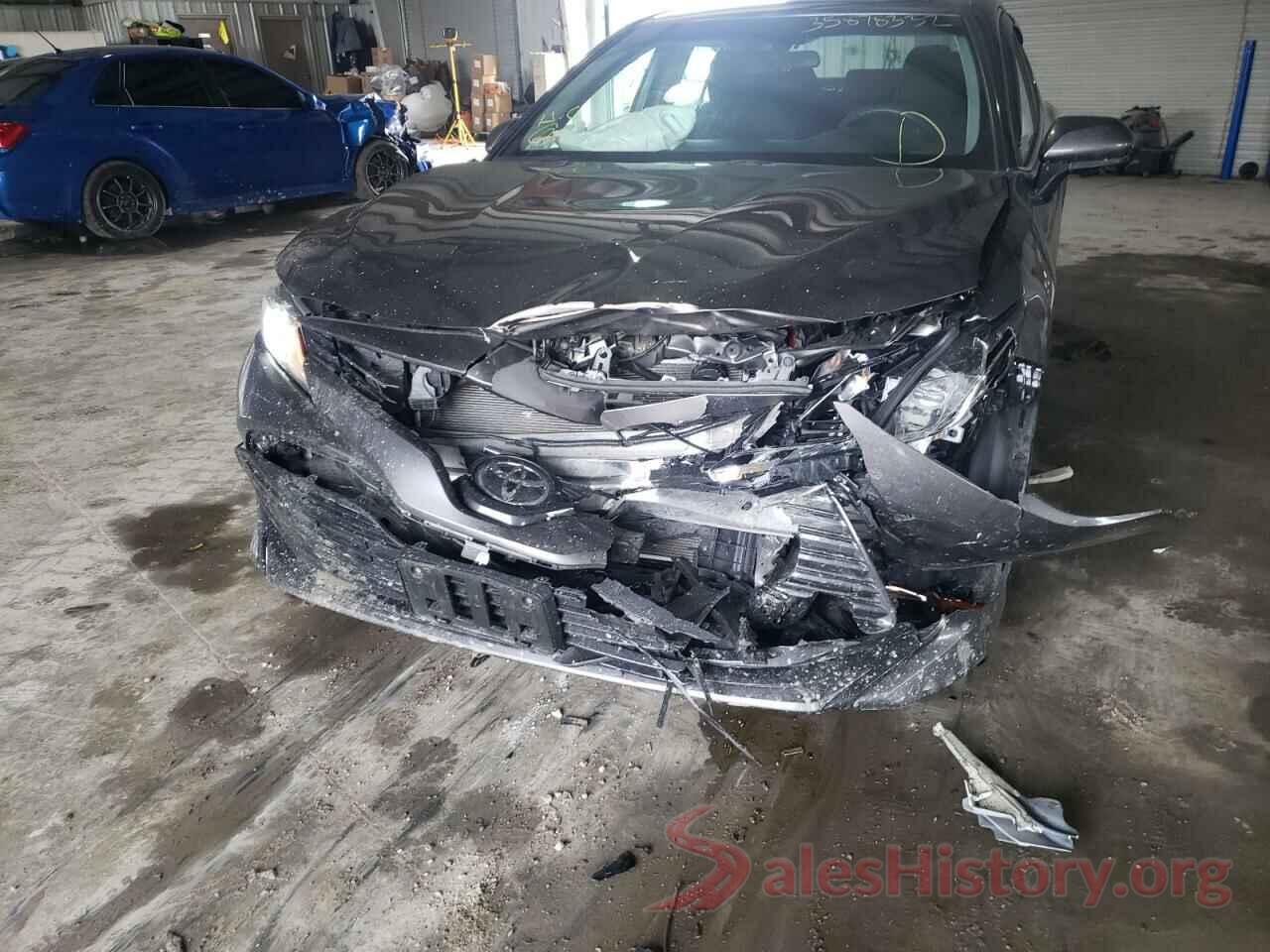 4T1B11HK9JU597589 2018 TOYOTA CAMRY