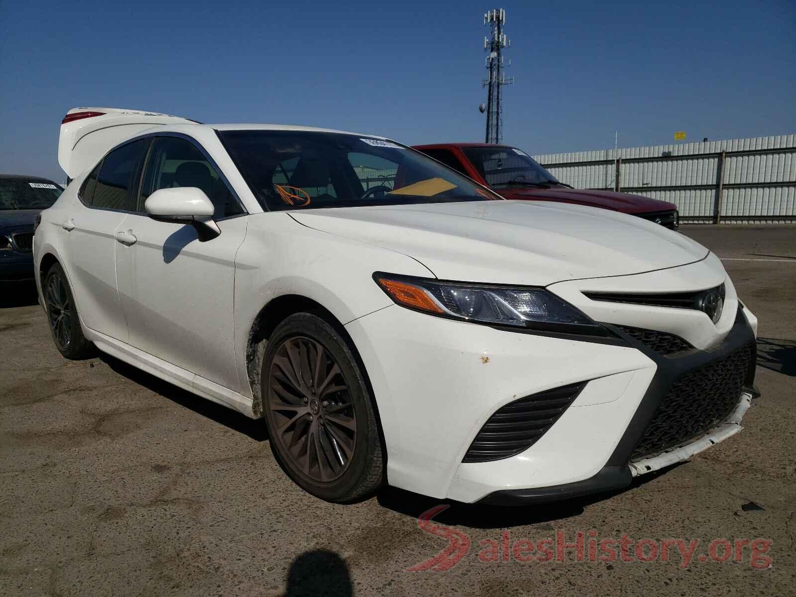 JTNB11HK0J3051611 2018 TOYOTA CAMRY