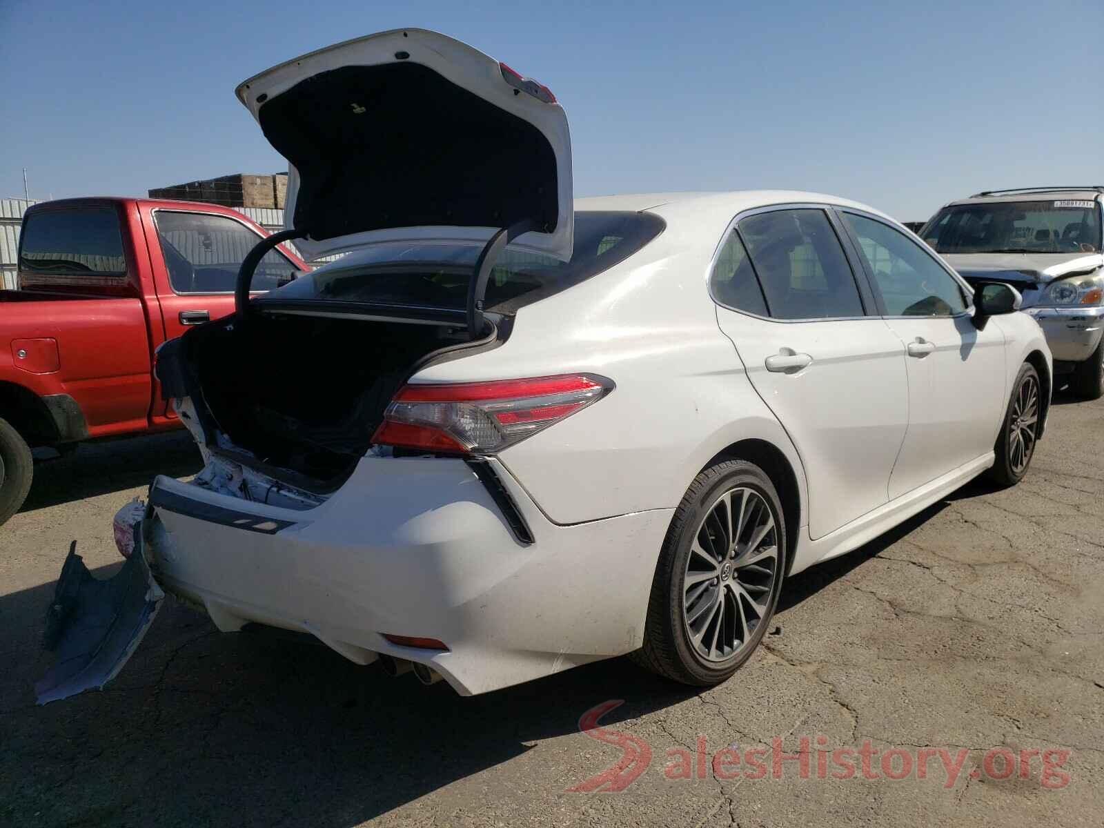 JTNB11HK0J3051611 2018 TOYOTA CAMRY