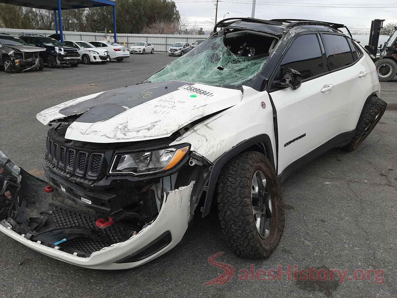 3C4NJDDB4JT328757 2018 JEEP COMPASS