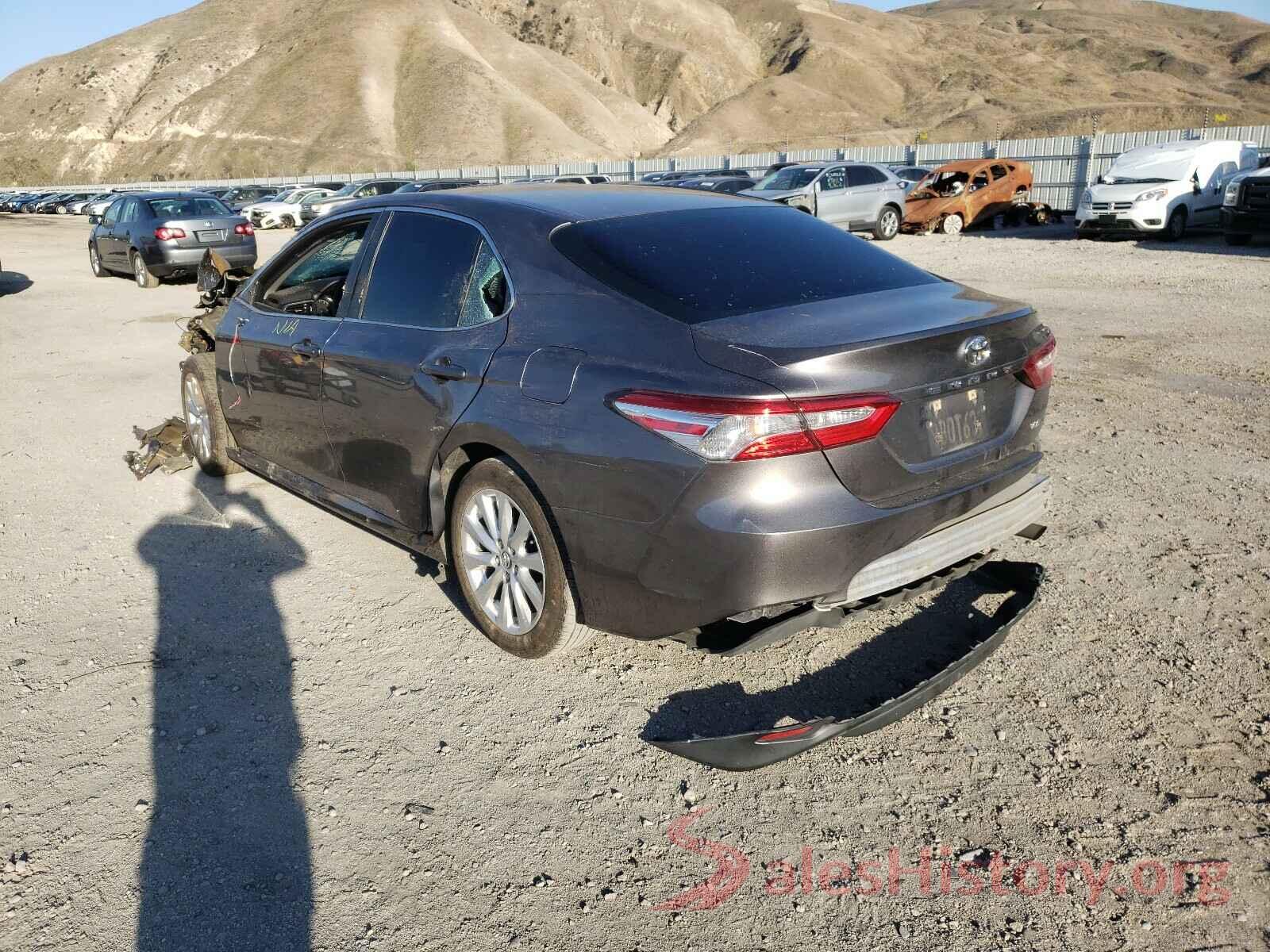 4T1B11HK2JU027000 2018 TOYOTA CAMRY