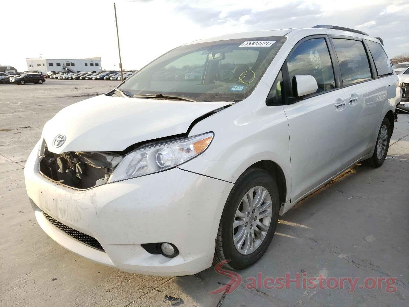 5TDYZ3DC8HS864303 2017 TOYOTA SIENNA