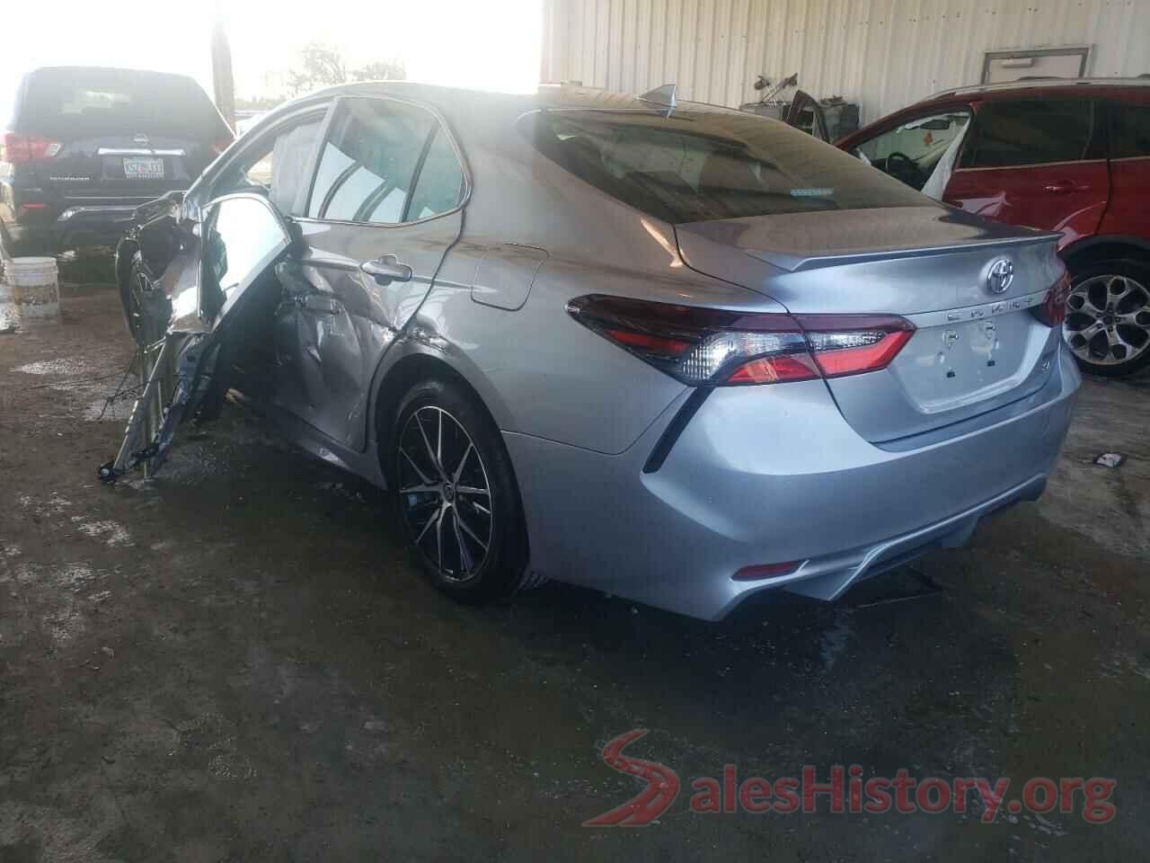 4T1T11AK6NU640869 2022 TOYOTA CAMRY