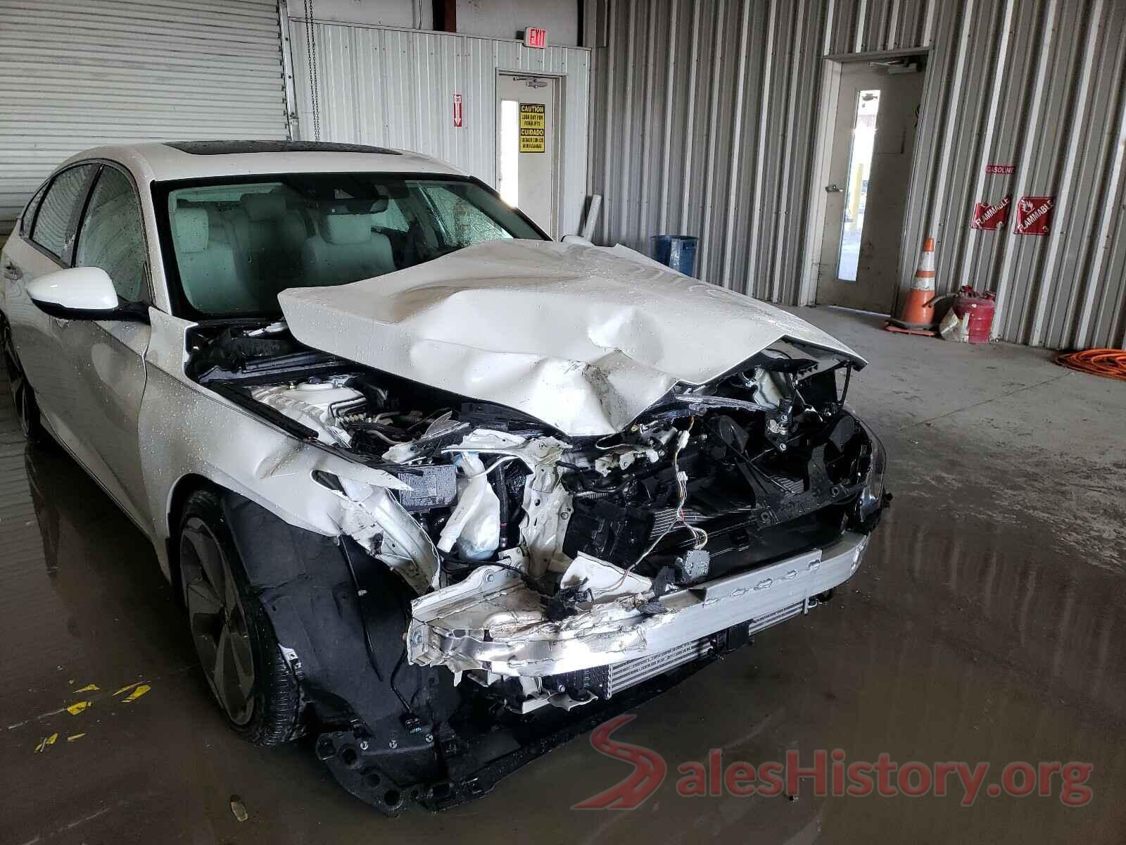 1HGCV2F92JA053084 2018 HONDA ACCORD