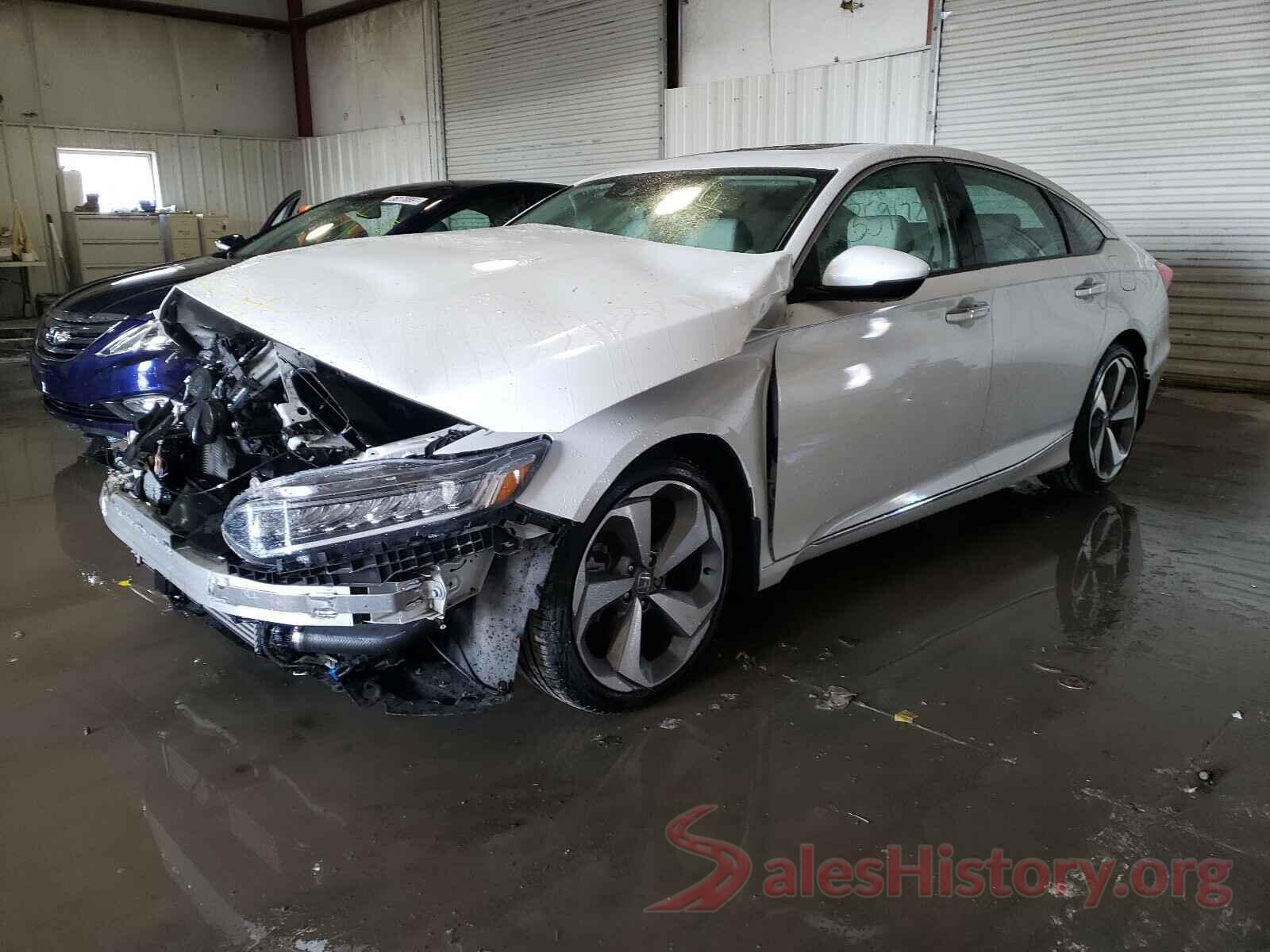 1HGCV2F92JA053084 2018 HONDA ACCORD