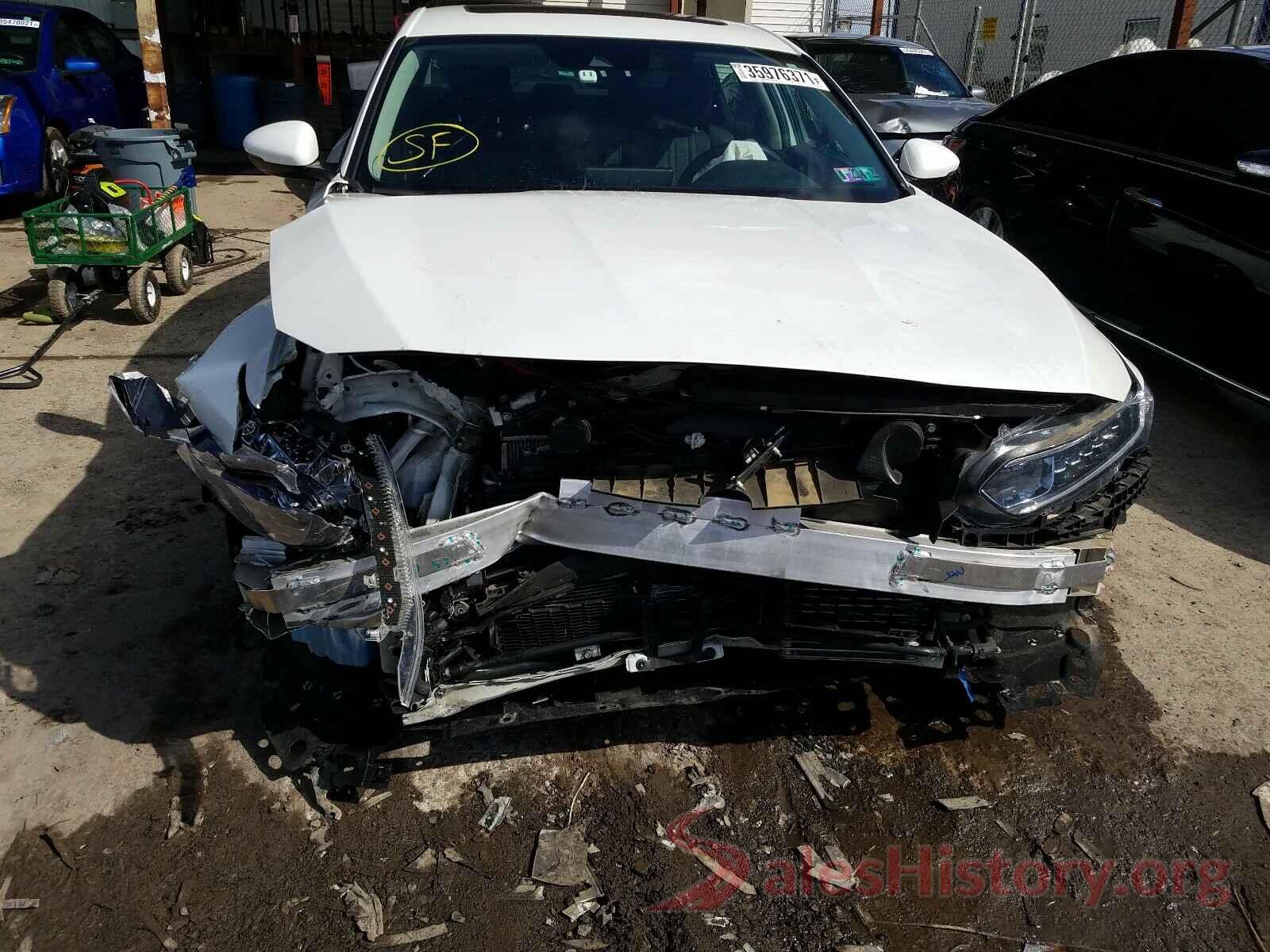 1HGCV3F55JA009213 2018 HONDA ACCORD